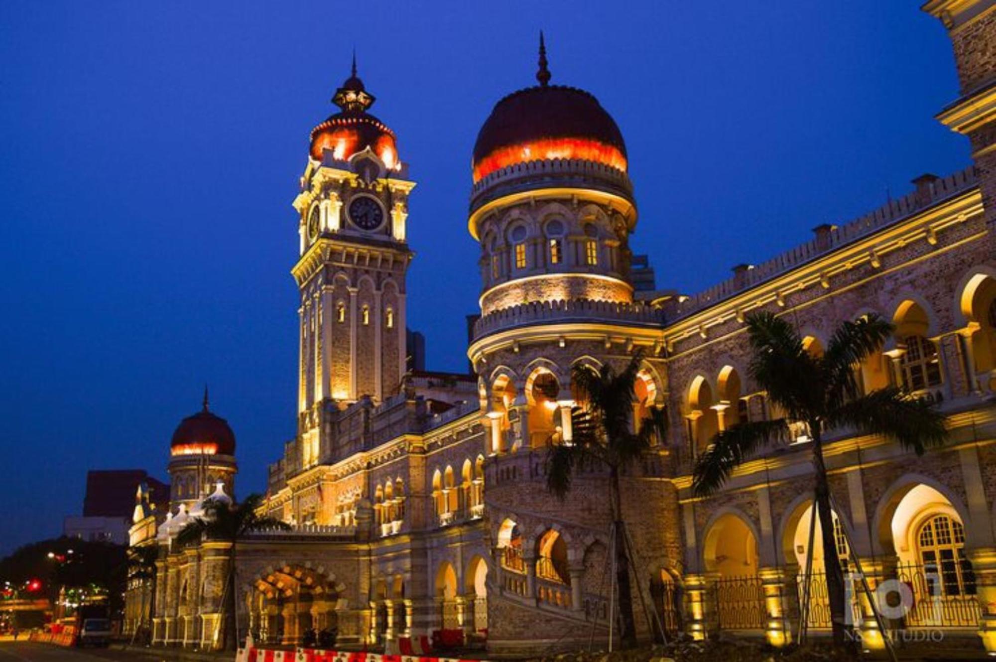 Swing & Pillows - Masjid Jamek Kuala Lumpur Exterior photo